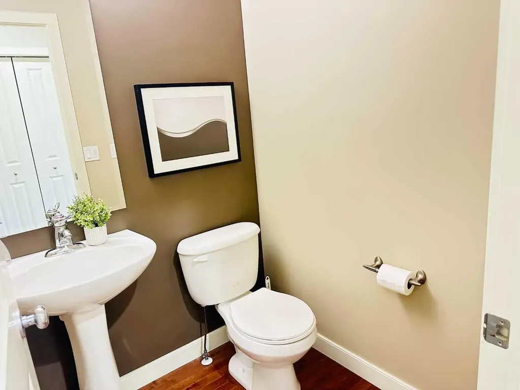 29 Everhollow Rise SW Calgary AB T2Y 5H2
