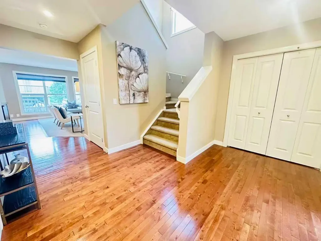 29 Everhollow Rise SW Calgary AB T2Y 5H2