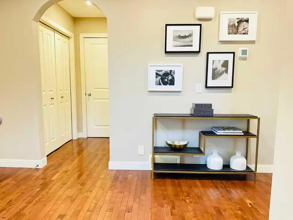 29 Everhollow Rise SW Calgary AB T2Y 5H2