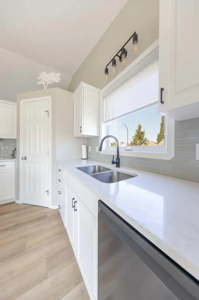 6116 21 Street Lloydminster AB T9V3J9