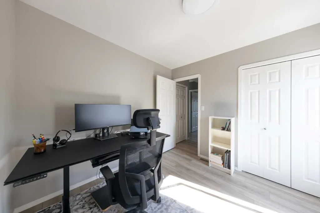 6116 21 Street Lloydminster AB T9V3J9