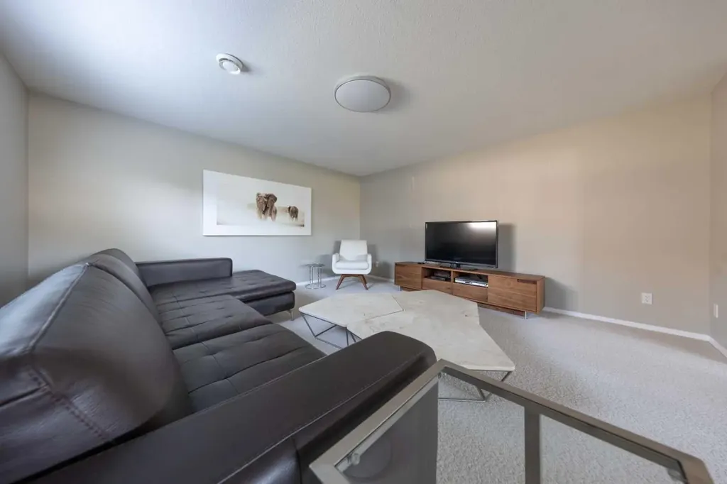 6116 21 Street Lloydminster AB T9V3J9