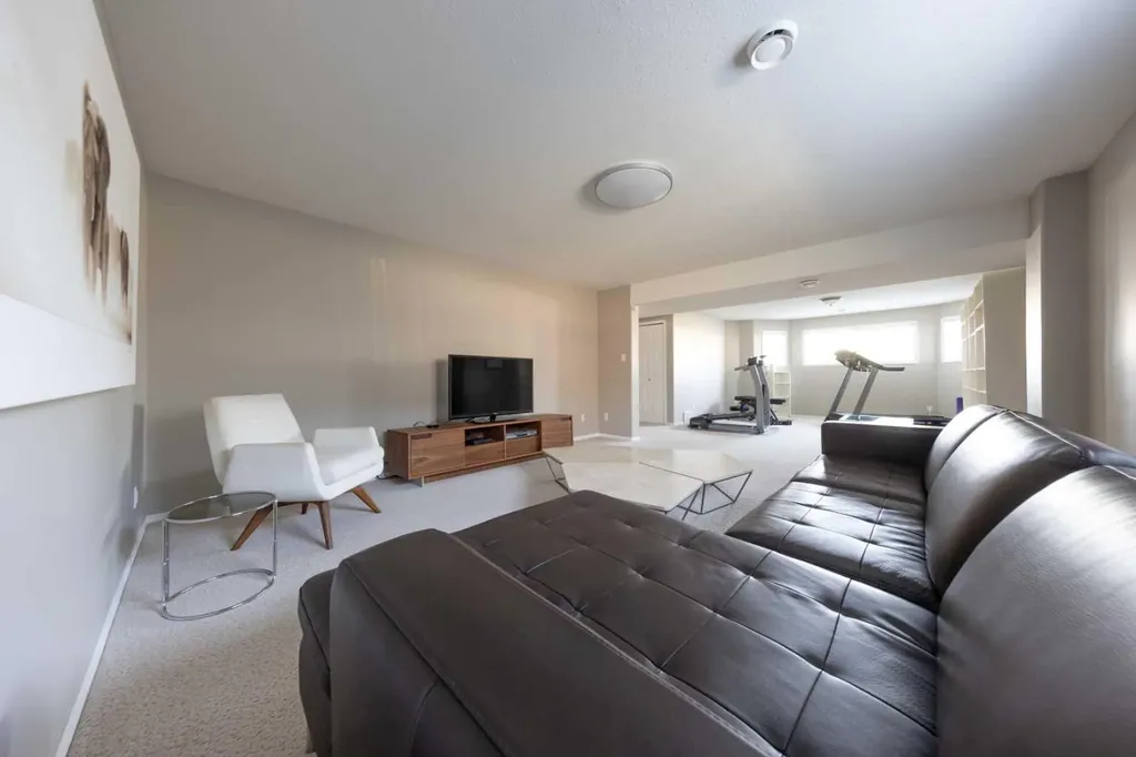 6116 21 Street Lloydminster AB T9V3J9