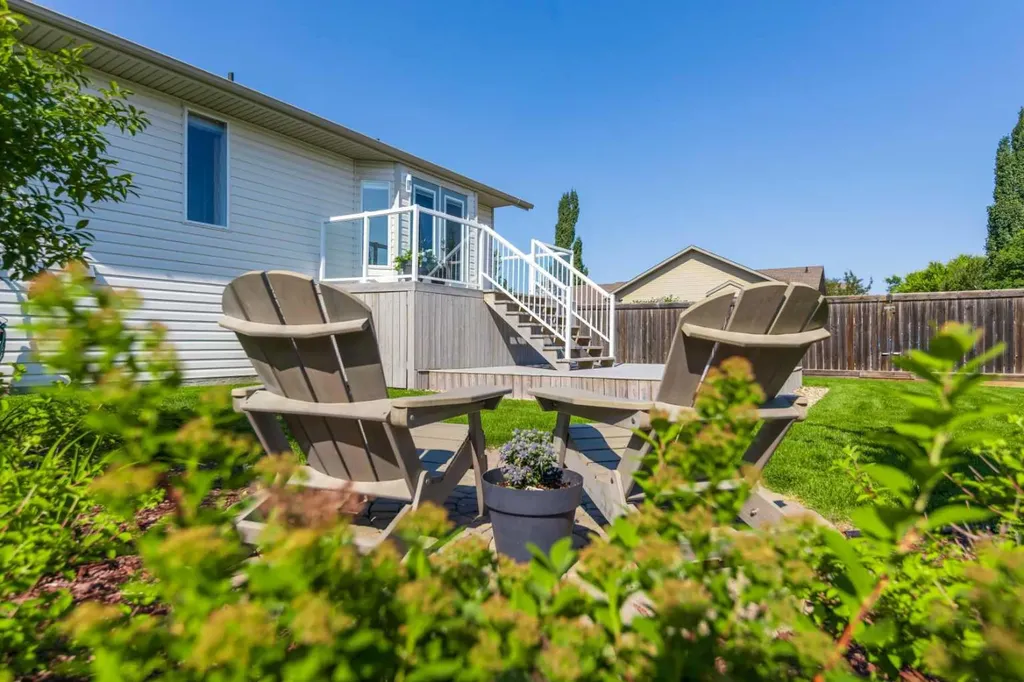 6116 21 Street Lloydminster AB T9V3J9