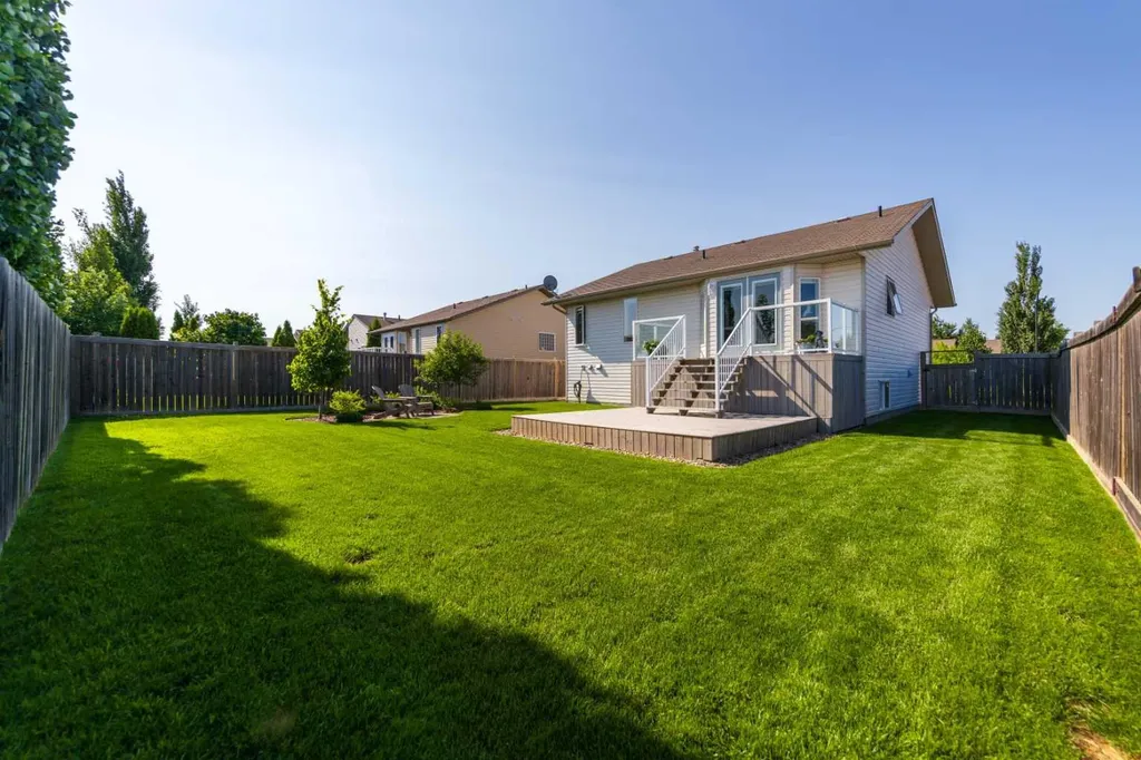 6116 21 Street Lloydminster AB T9V3J9