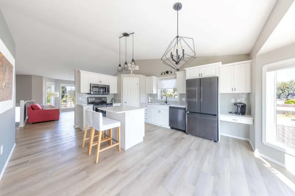 6116 21 Street Lloydminster AB T9V3J9