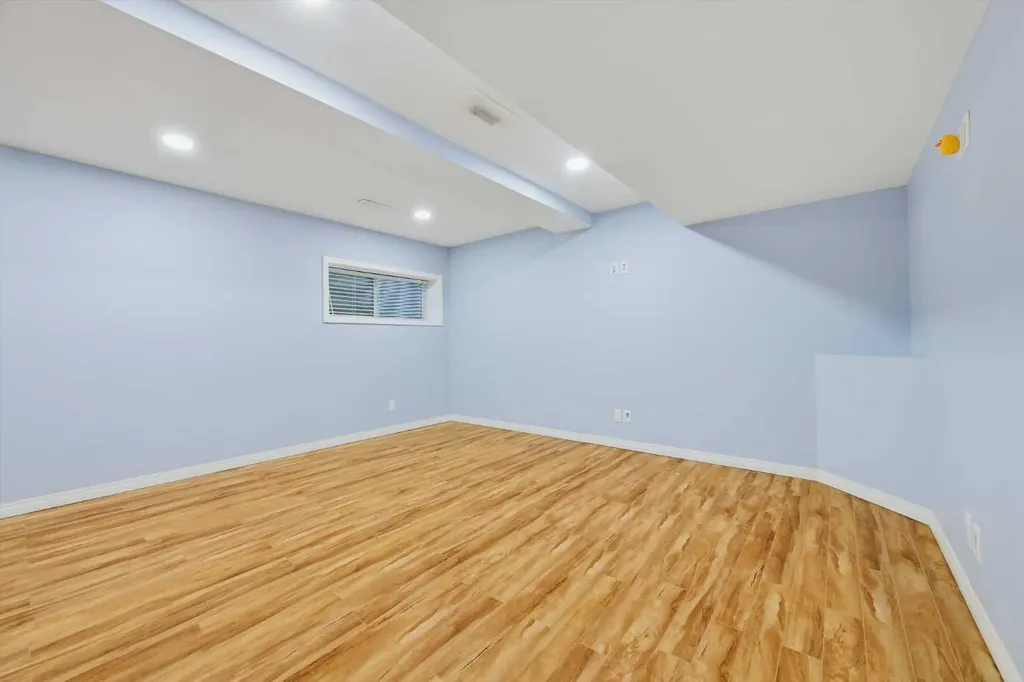 124 Everridge Gardens SW Calgary AB T2Y 0G9