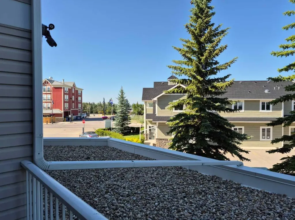 305 1 Avenue NW Airdrie AB T4B 2M5