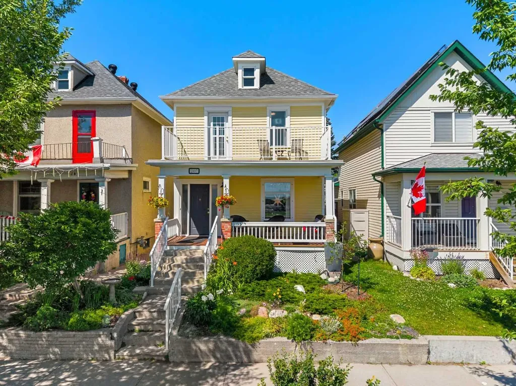 2107 9 Street SE Calgary AB T2G 3B7