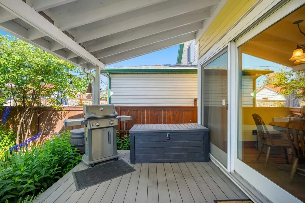 2107 9 Street SE Calgary AB T2G 3B7