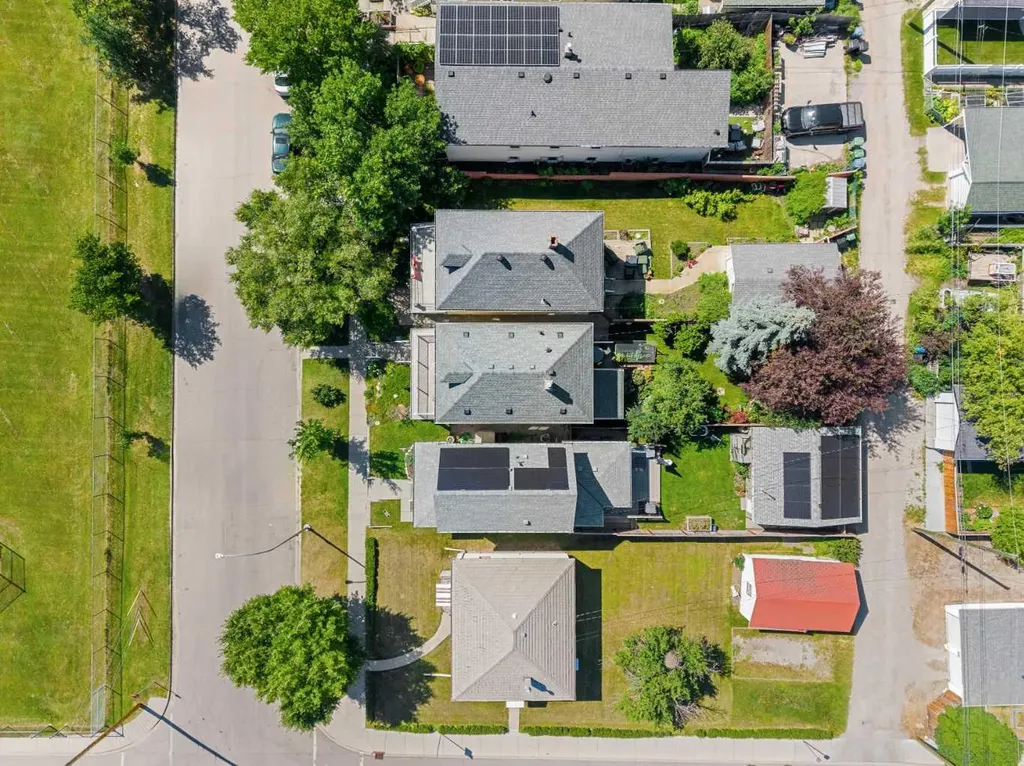 2107 9 Street SE Calgary AB T2G 3B7