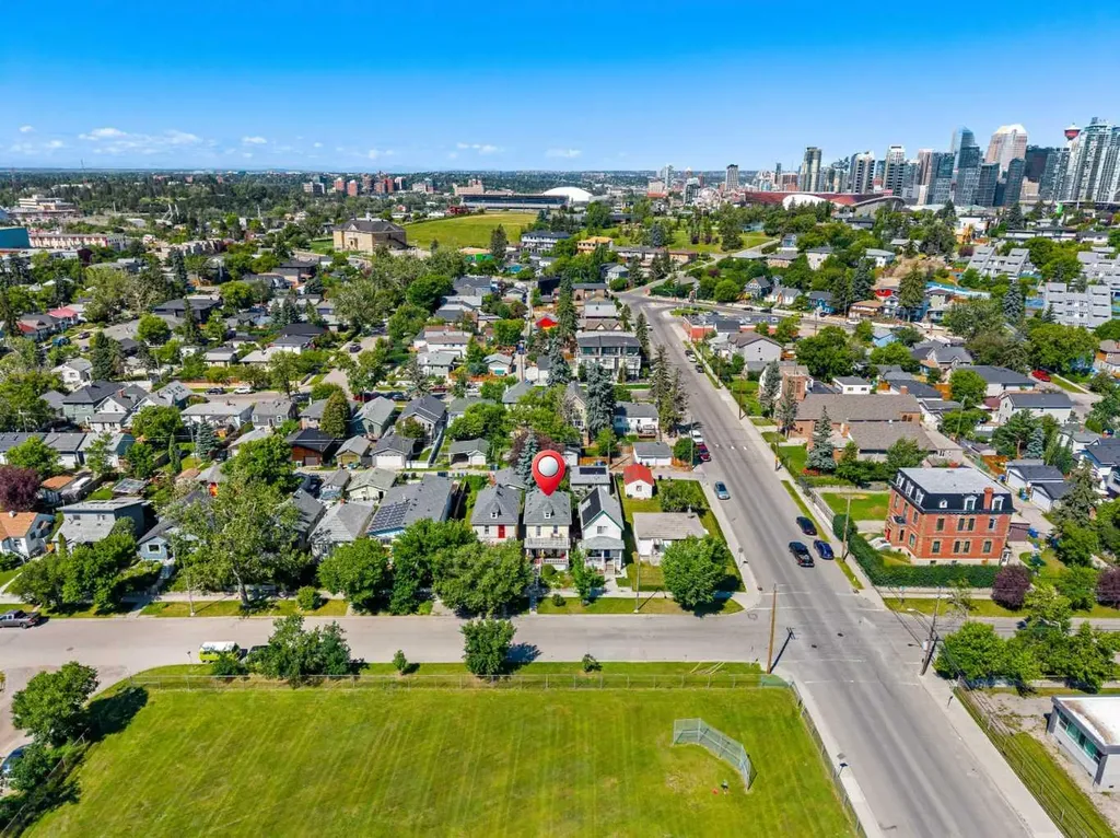 2107 9 Street SE Calgary AB T2G 3B7