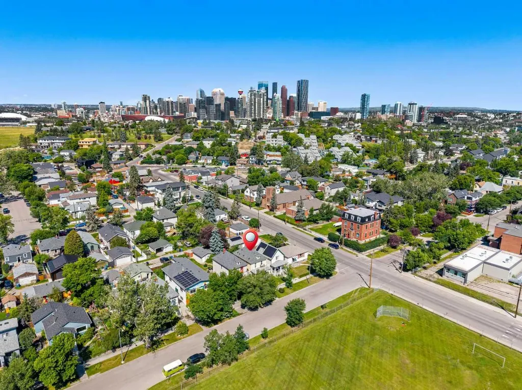 2107 9 Street SE Calgary AB T2G 3B7
