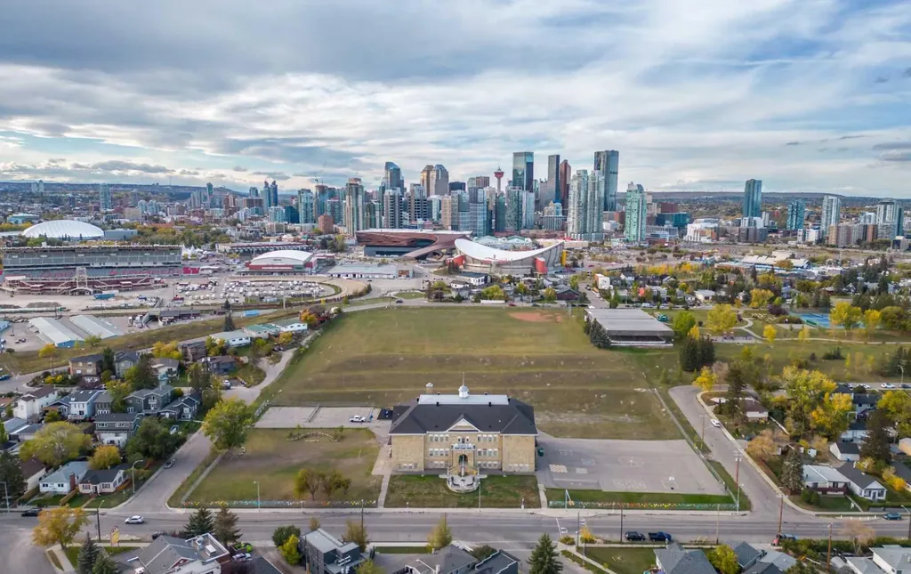 2107 9 Street SE Calgary AB T2G 3B7