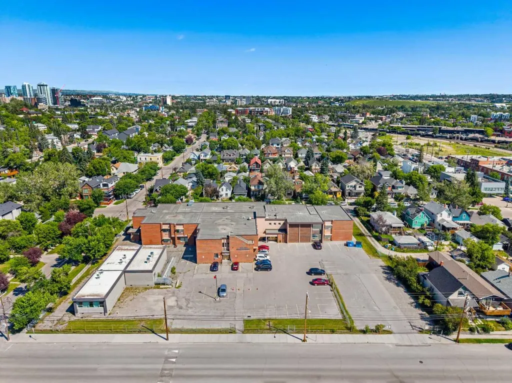2107 9 Street SE Calgary AB T2G 3B7