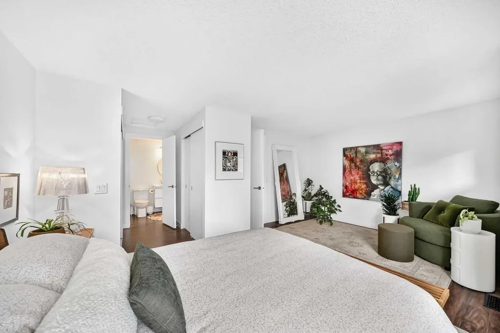 133 Point Drive NW Calgary AB T3B 5C8