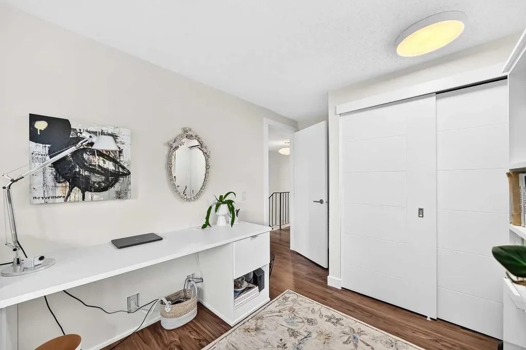 133 Point Drive NW Calgary AB T3B 5C8
