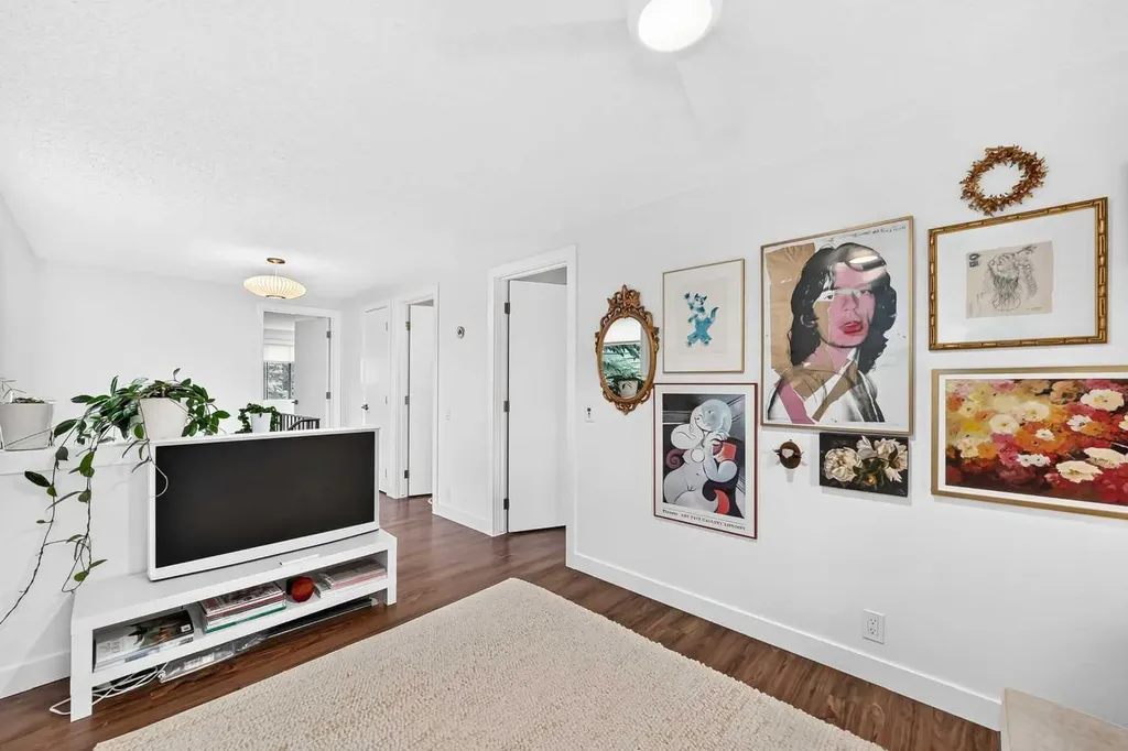 133 Point Drive NW Calgary AB T3B 5C8
