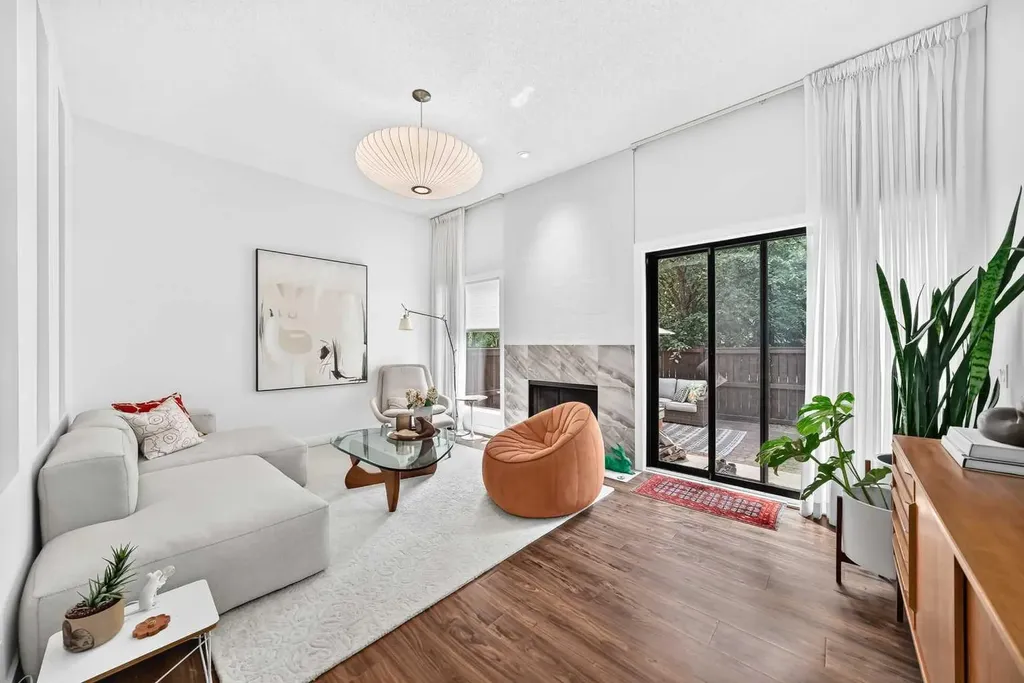 133 Point Drive NW Calgary AB T3B 5C8
