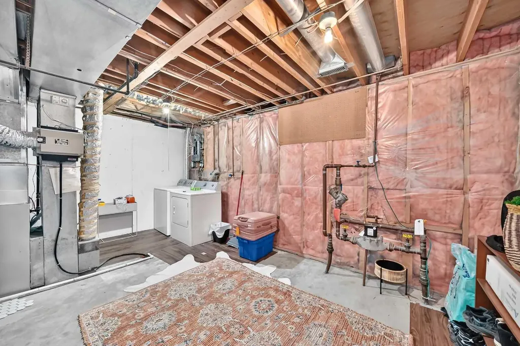 133 Point Drive NW Calgary AB T3B 5C8
