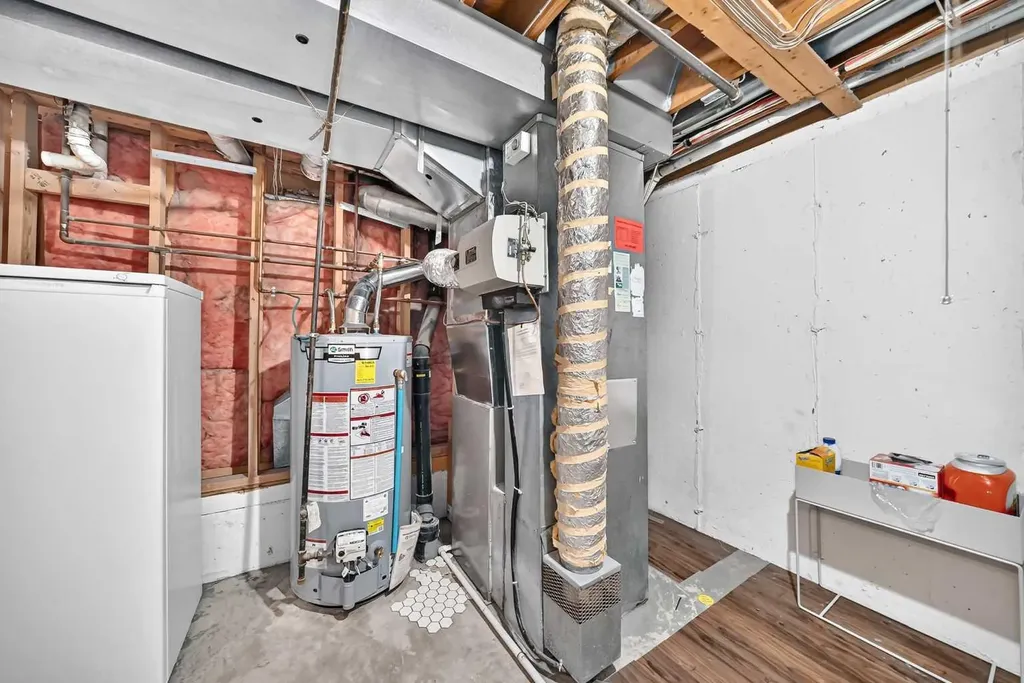 133 Point Drive NW Calgary AB T3B 5C8