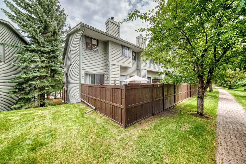 133 Point Drive NW Calgary AB T3B 5C8