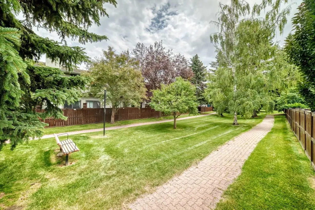 133 Point Drive NW Calgary AB T3B 5C8