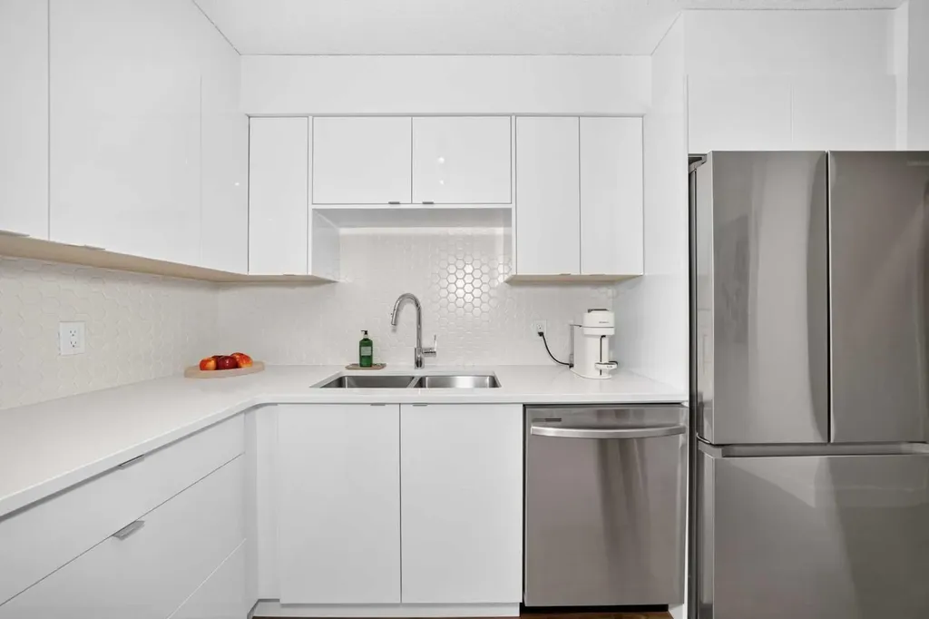 133 Point Drive NW Calgary AB T3B 5C8