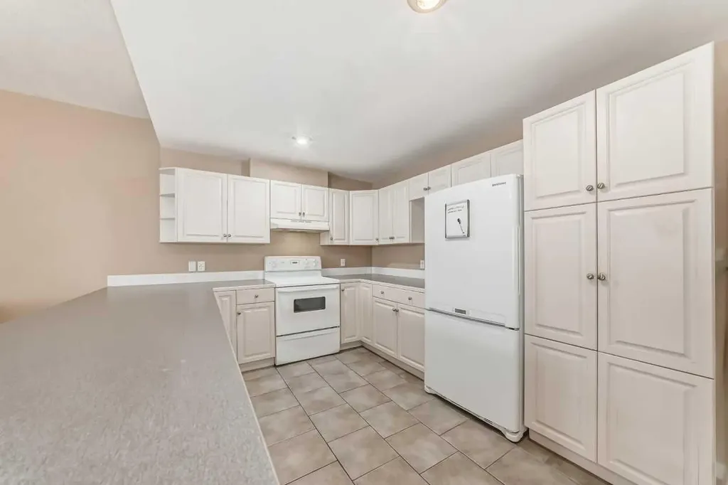 1922 9 Avenue SE Calgary AB T2G 0V2