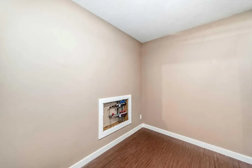 1922 9 Avenue SE Calgary AB T2G 0V2