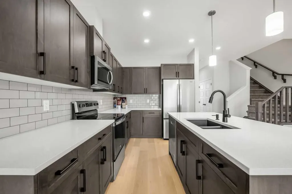 209 Bridgeport Gate N Chestermere AB T1X 1V9