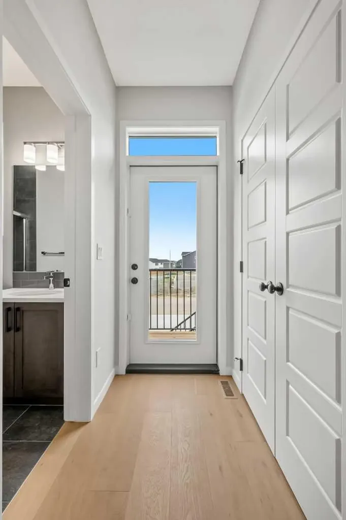 209 Bridgeport Gate N Chestermere AB T1X 1V9