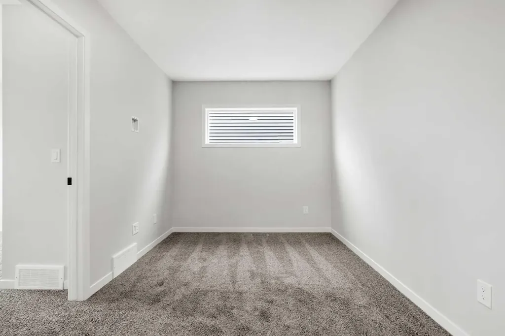 209 Bridgeport Gate N Chestermere AB T1X 1V9
