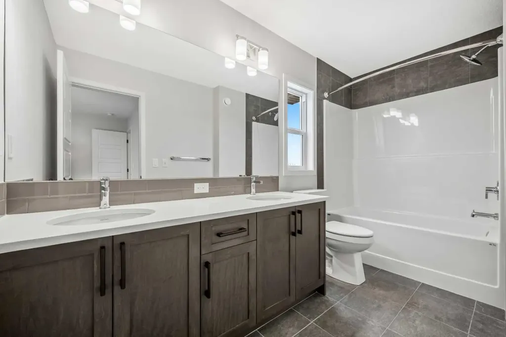 209 Bridgeport Gate N Chestermere AB T1X 1V9