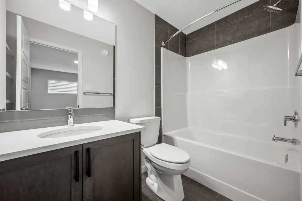 209 Bridgeport Gate N Chestermere AB T1X 1V9