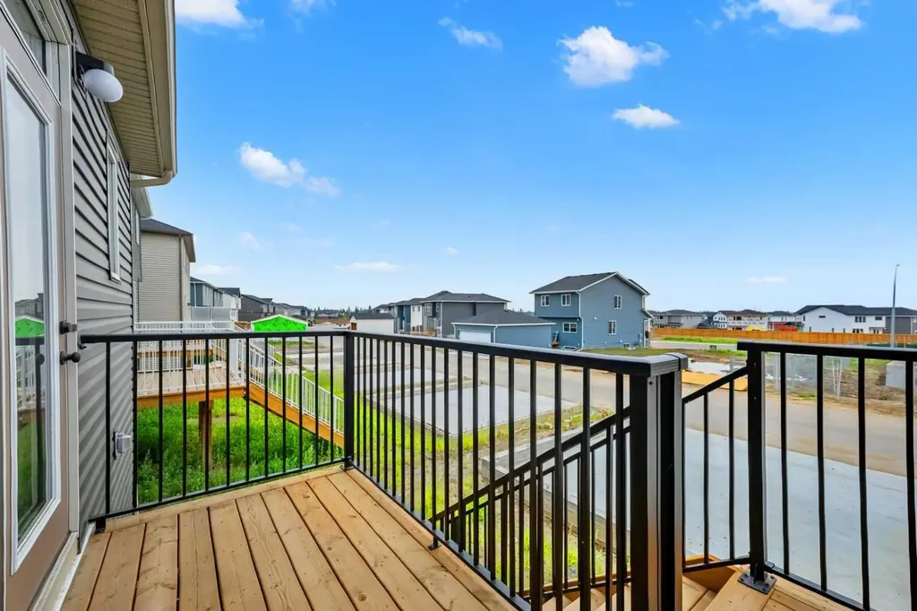 209 Bridgeport Gate N Chestermere AB T1X 1V9