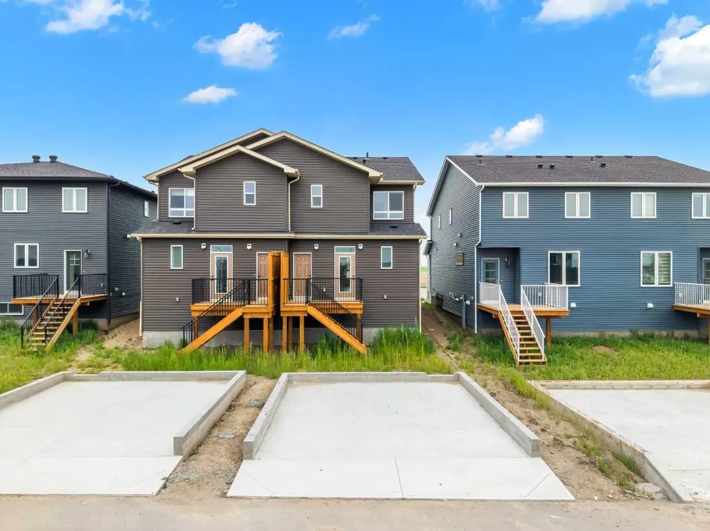 209 Bridgeport Gate N Chestermere AB T1X 1V9