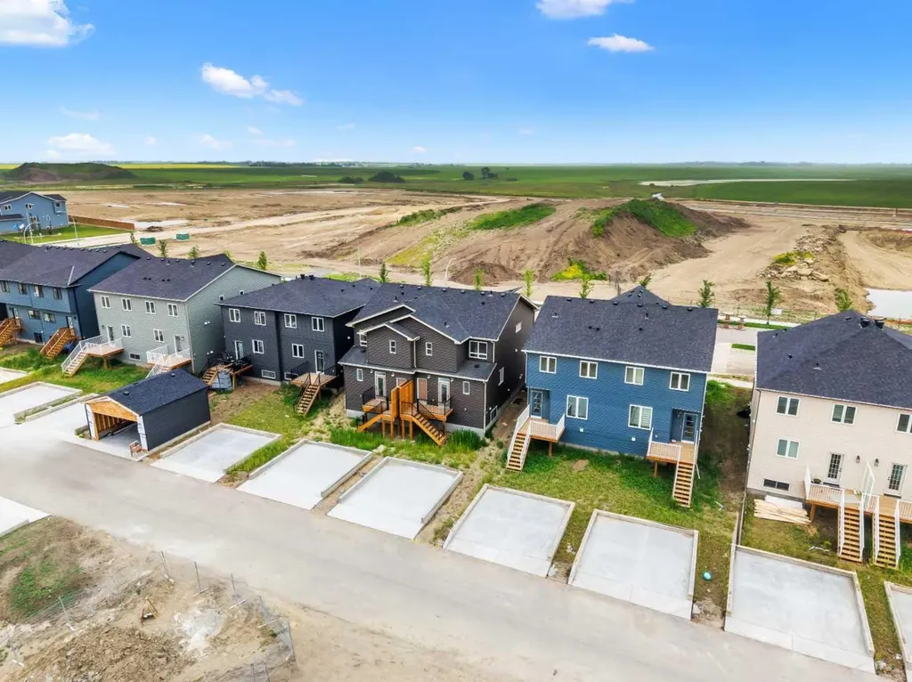 209 Bridgeport Gate N Chestermere AB T1X 1V9