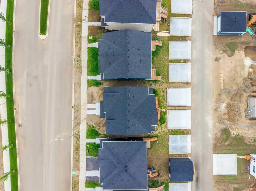 209 Bridgeport Gate N Chestermere AB T1X 1V9