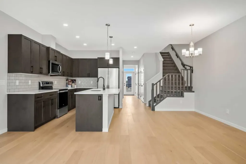 209 Bridgeport Gate N Chestermere AB T1X 1V9
