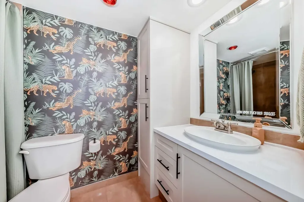 1334 14 Avenue SW Calgary AB T3C 0W2