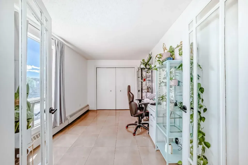 1334 14 Avenue SW Calgary AB T3C 0W2