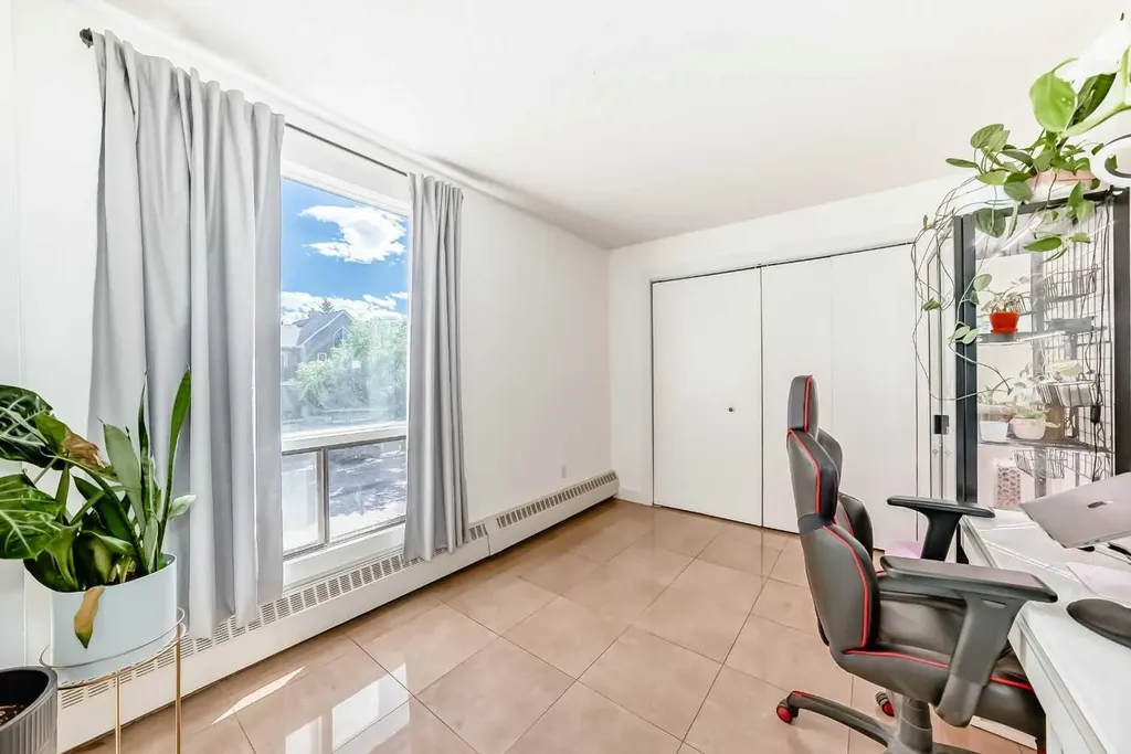 1334 14 Avenue SW Calgary AB T3C 0W2