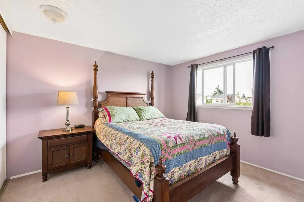 152 Erin Dale Crescent SE Calgary AB T2B 2R5