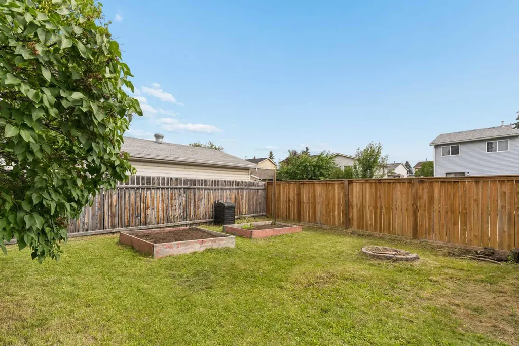 152 Erin Dale Crescent SE Calgary AB T2B 2R5