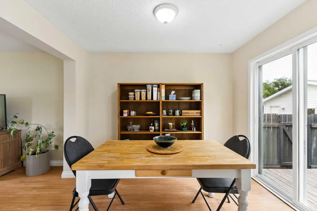 152 Erin Dale Crescent SE Calgary AB T2B 2R5