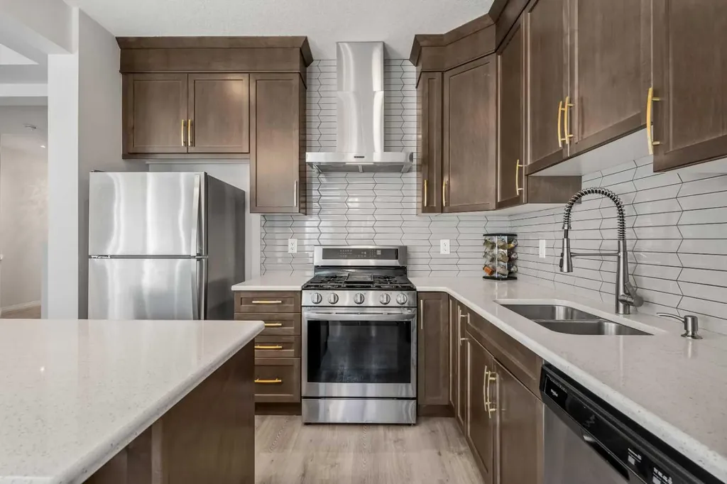 192 Carrington Crescent NW Calgary AB T3P1R1