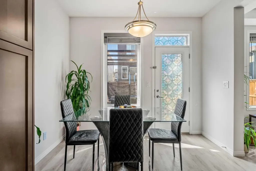 192 Carrington Crescent NW Calgary AB T3P1R1