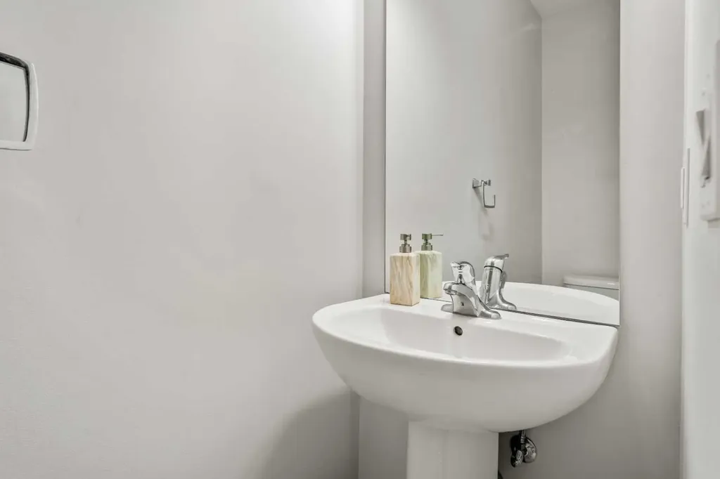 192 Carrington Crescent NW Calgary AB T3P1R1