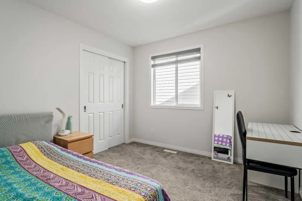 192 Carrington Crescent NW Calgary AB T3P1R1